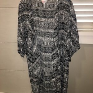 Lularoe medium shirley kimono